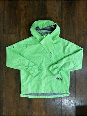 NIKE Gore-TEX Trail neon Women’s waterproof running jacket